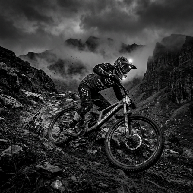 Rider Black Sheep en acción
